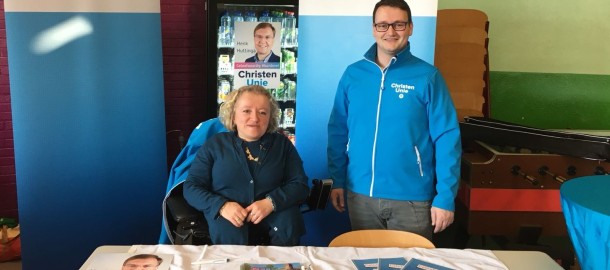Michel en Willemijn bij de stand