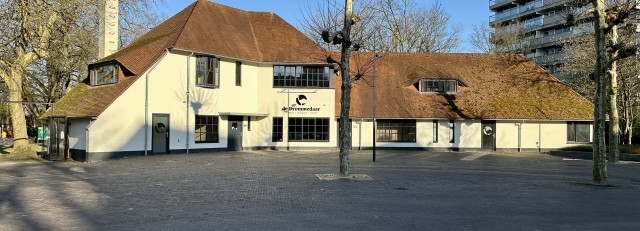 Drommedaar Voorkant